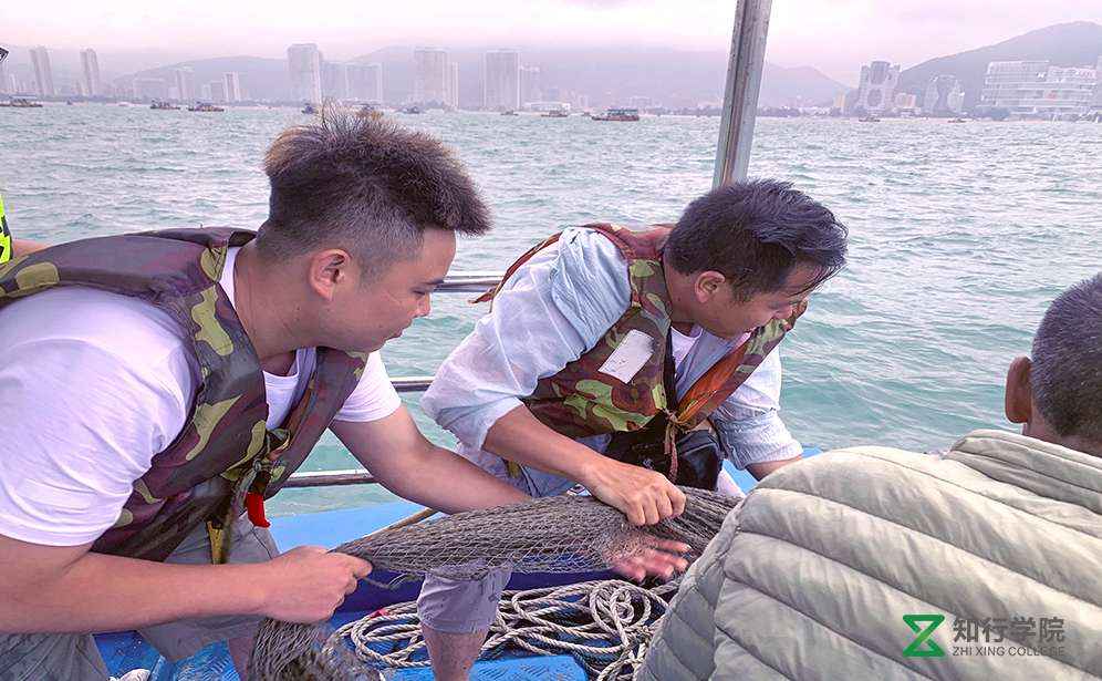出海捕鱼.jpg 出海捕鱼.jpg