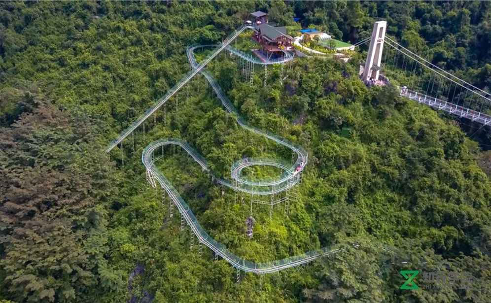 清远宝晶宫丛林飞车.jpg