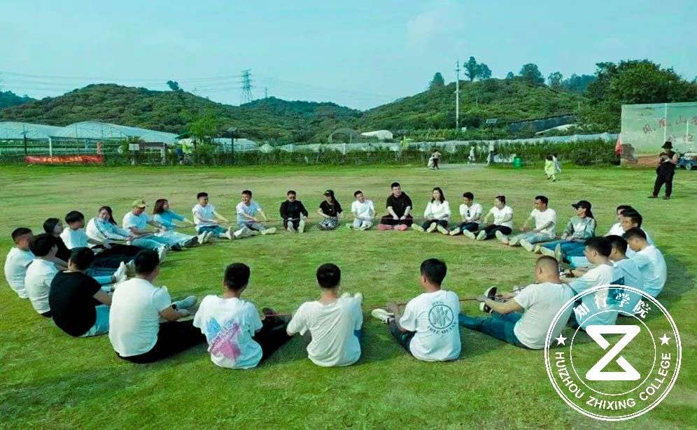 深圳凤凰谷拓展基地.jpg