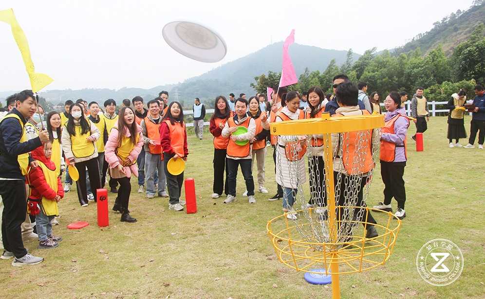 飞盘团建-飞盘投篮.jpg 飞盘团建-飞盘投篮.jpg
