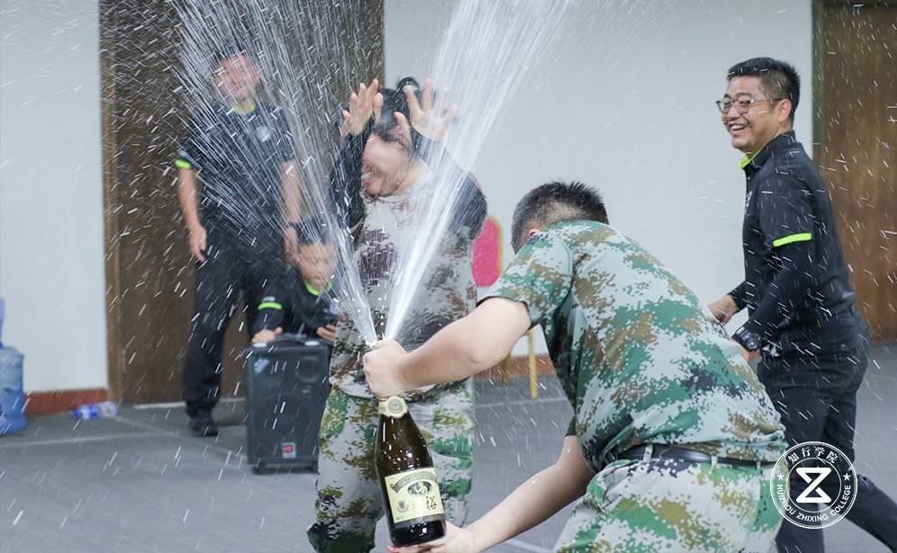 2024亿纬锂能檀香岛魔鬼训练营12.jpg 2024亿纬锂能檀香岛魔鬼训练营12.jpg
